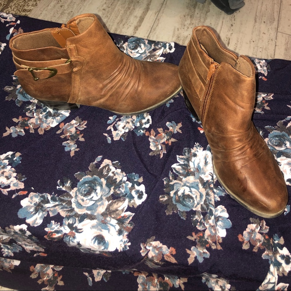 Ankle booties